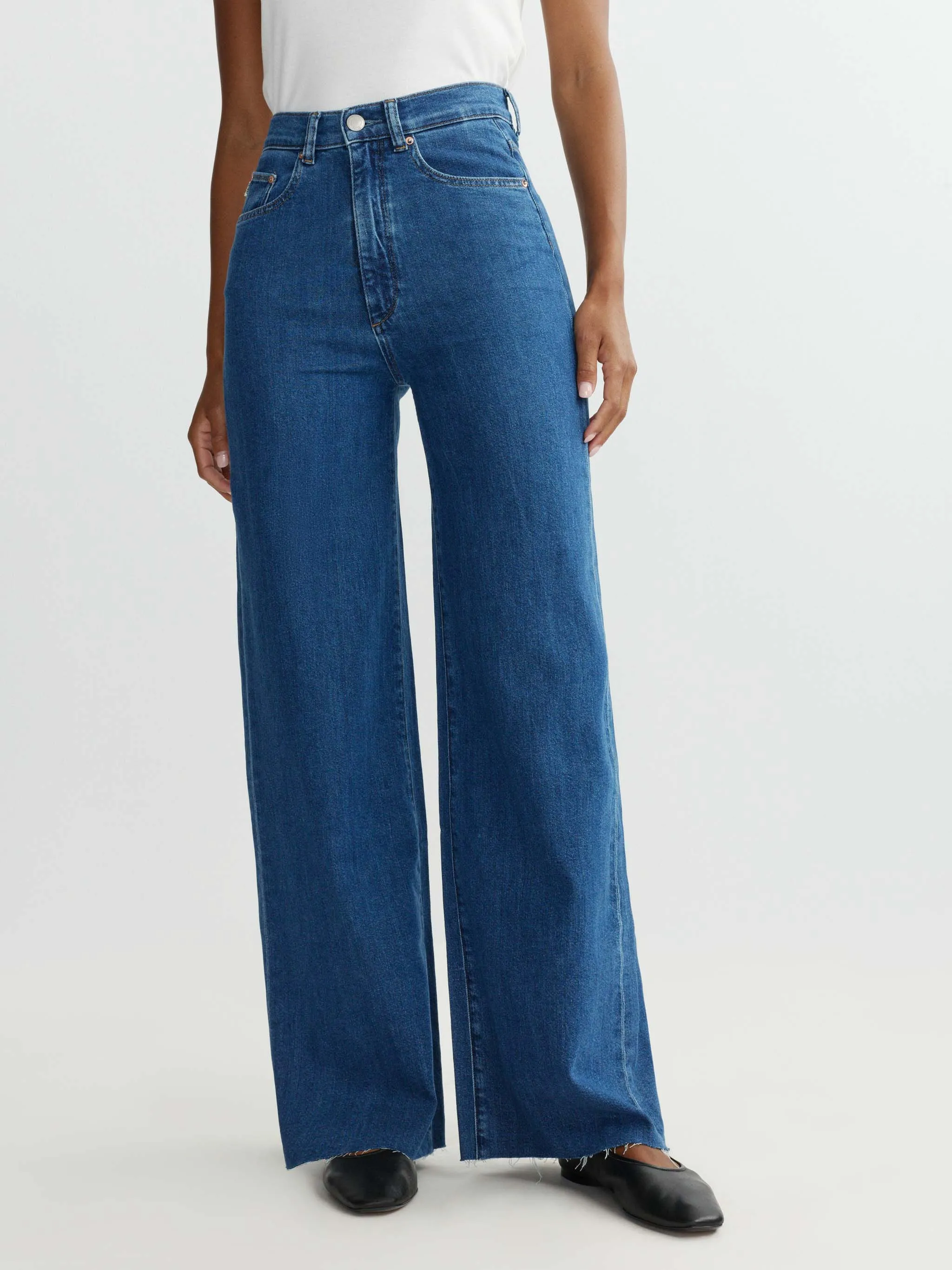 Hepburn Wide Leg High Rise 32" Jeans | North Beach sold by DL1961 product image thumbnail 4