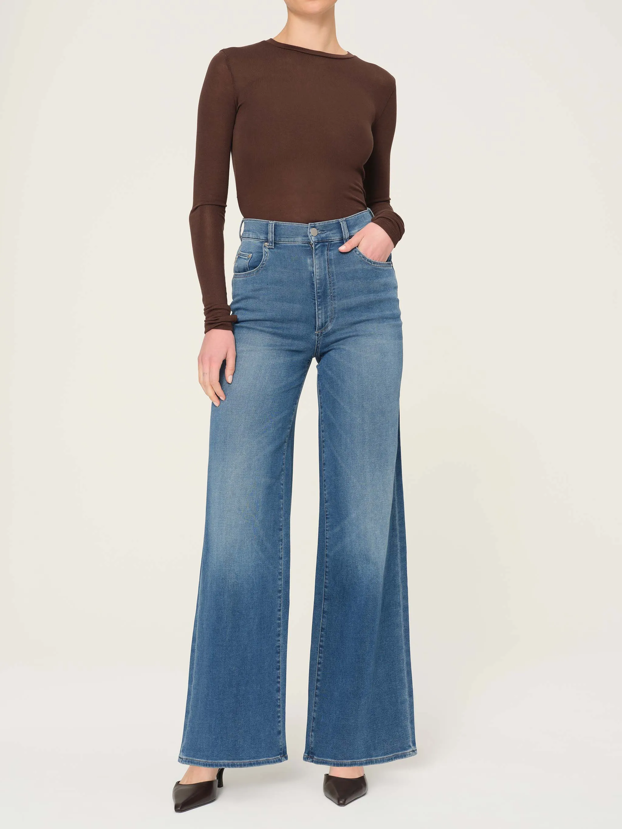 Hepburn Wide Leg High Rise 32" Jeans | Mohonk sold by DL1961 product image thumbnail 2