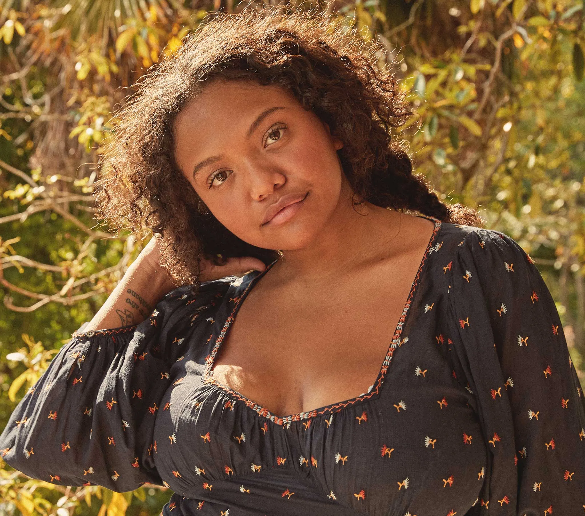 HMD -- CAROLINA DRESS -- NAVY CARNATION EMBROIDERY sold by Doen product image thumbnail 5