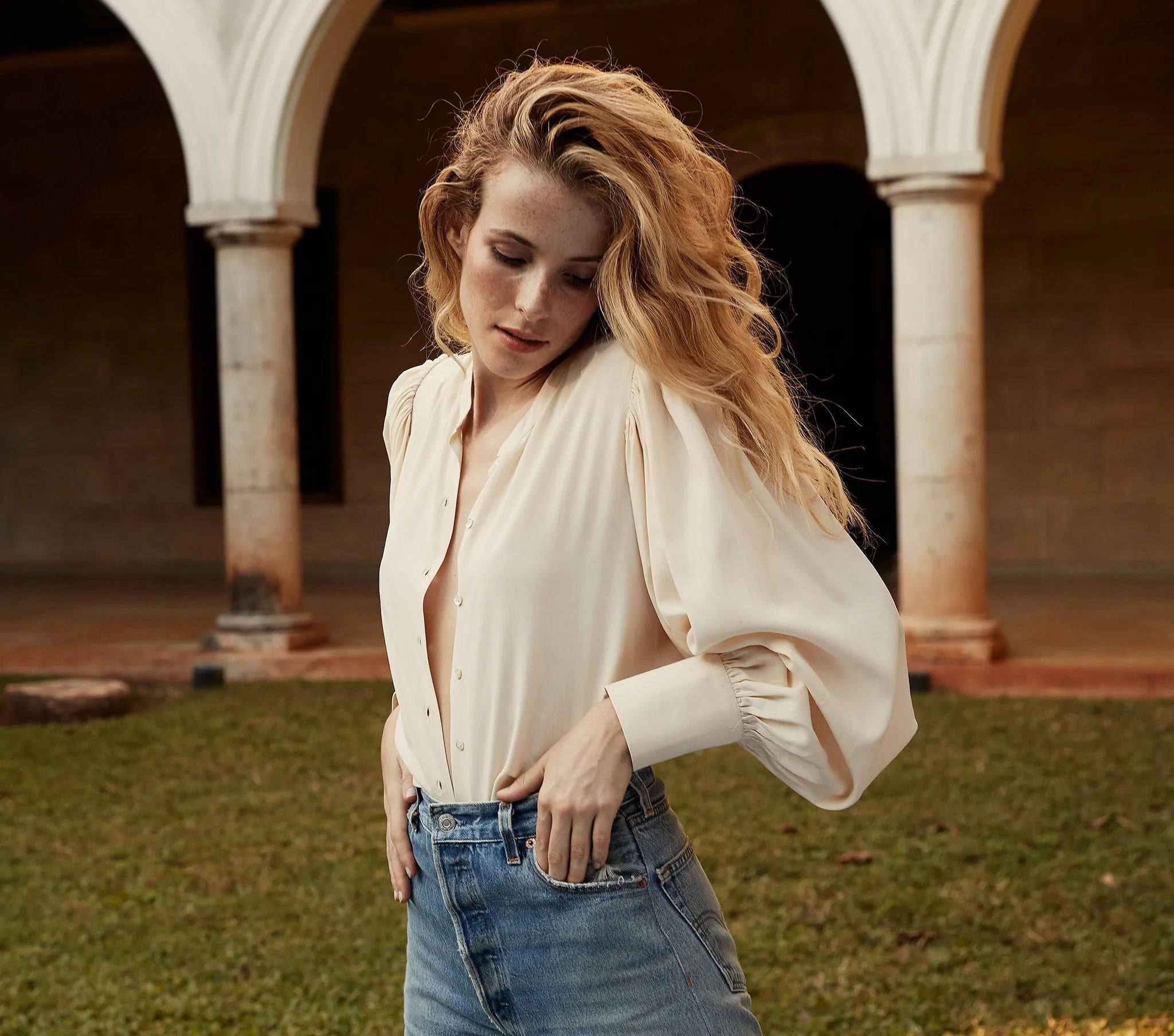 HMD -- SCARLET TOP -- IVORY sold by Doen