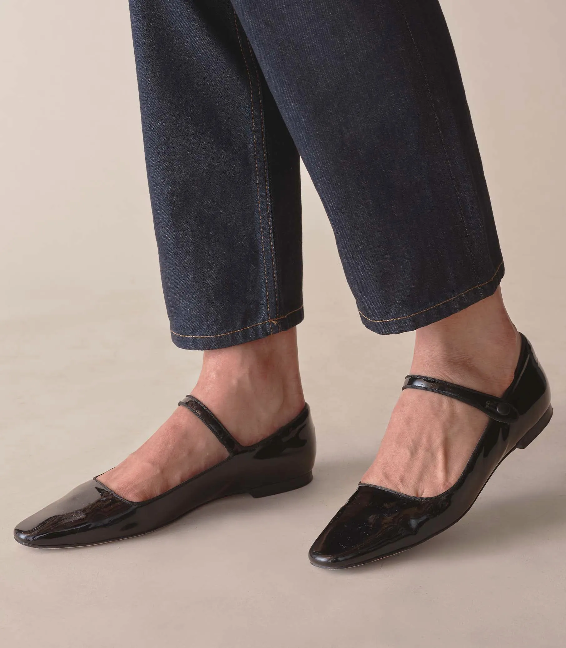 DAPHNE MARY JANE -- BLACK PATENT sold by Doen product image thumbnail 4