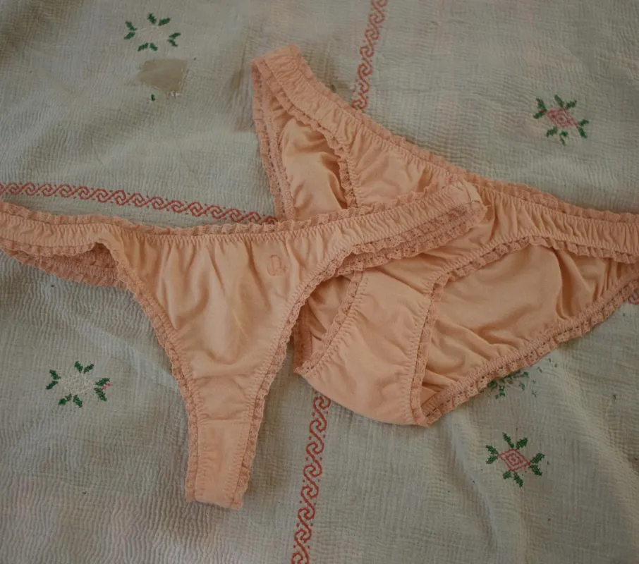 MEG THONG -- PECHE sold by Doen