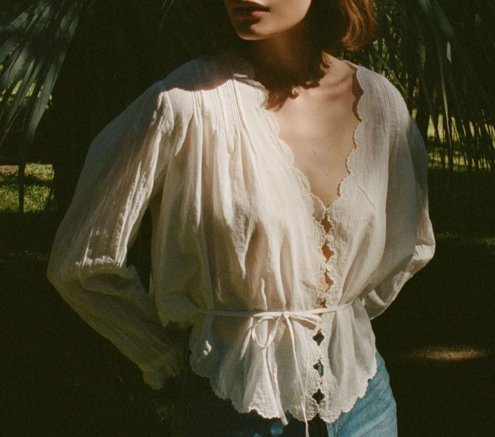 HMD -- ELAYNE TOP -- SALT sold by Doen