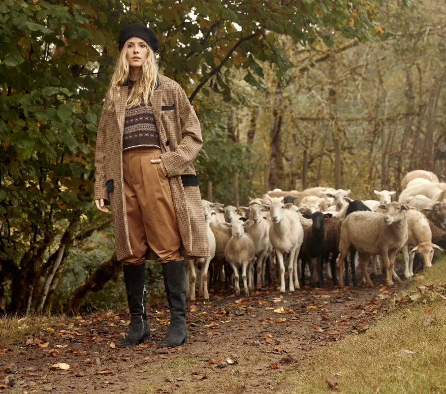 HMD -- LOUVRE PANT -- BARK sold by Doen