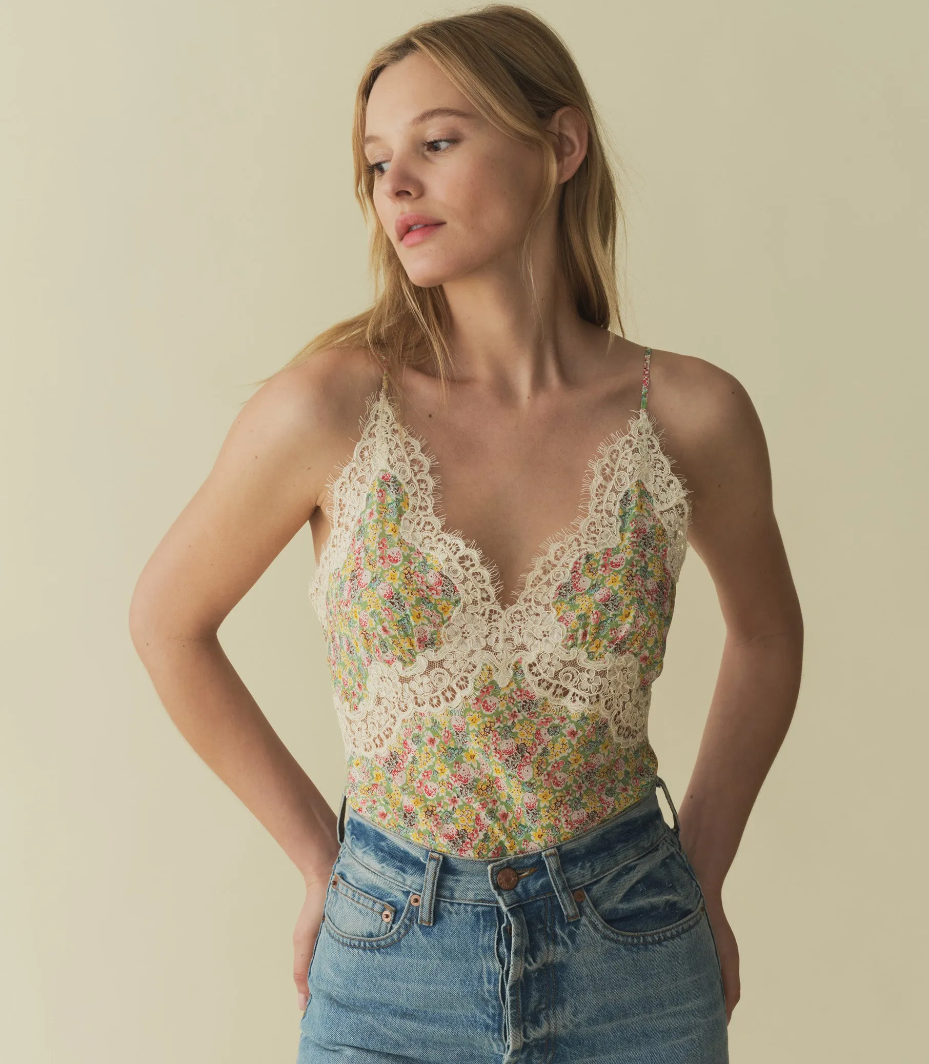 NERIA TOP -- CHRYSANTHEMUM SKY FLORAL sold by Doen