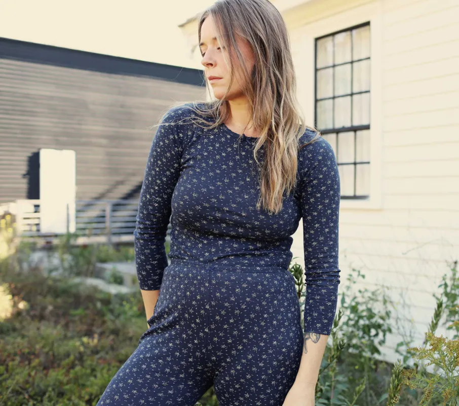 HMD -- ANNET TEE -- NAVY WINDSWEPT FLORAL sold by Doen