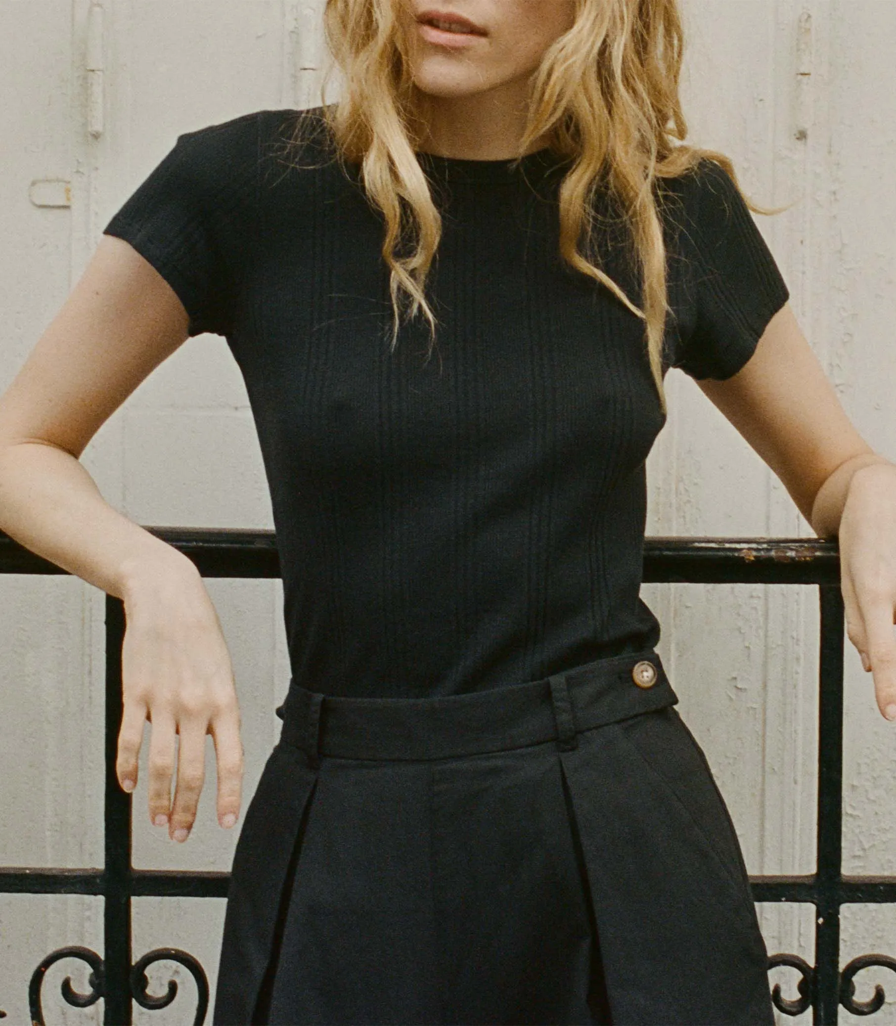 HMD -- VIVI CASHMERE BLEND TEE -- BLACK sold by Doen