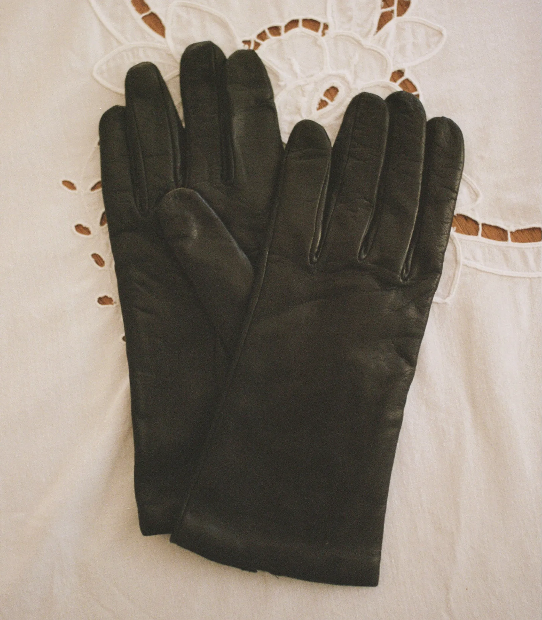 RHINE GLOVES -- BLACK LEATHER sold by Doen product image thumbnail 2