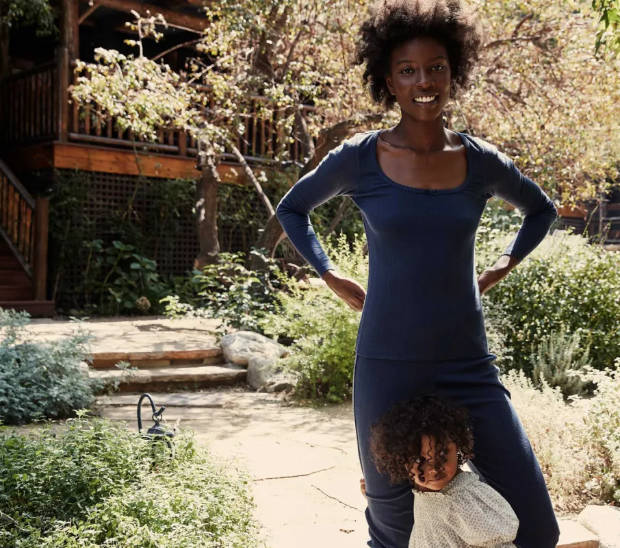 HMD -- ROMY TEE -- NAVY sold by Doen