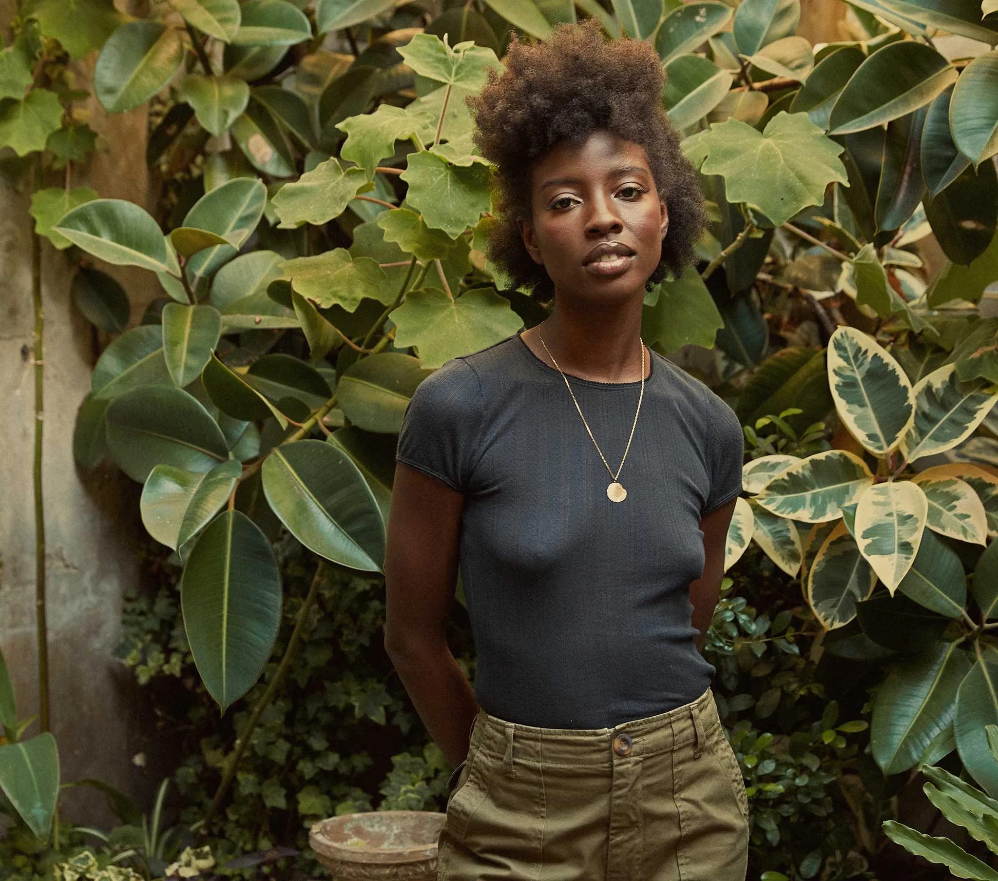 HMD -- VIVI TEE -- BLACK sold by Doen