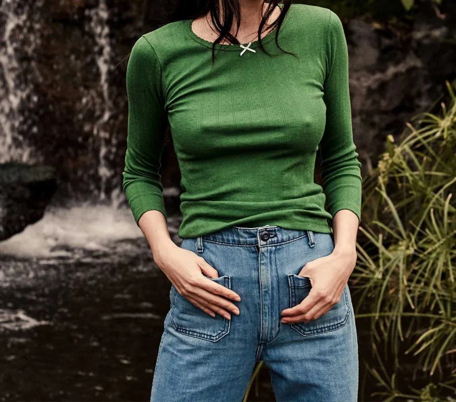 HMD -- ANNIE TEE -- JADE GREEN BOW POINTELLE sold by Doen