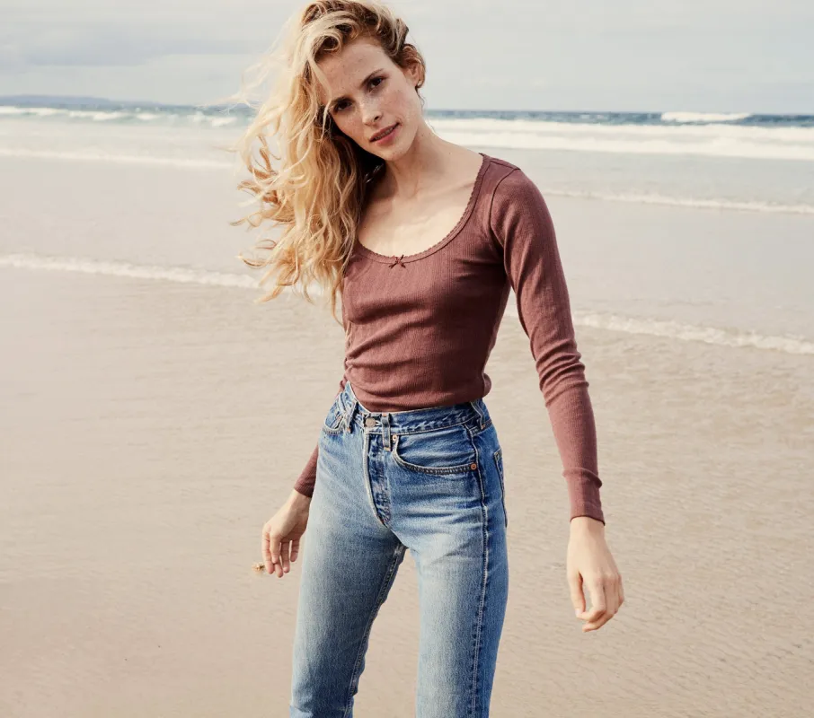 HMD -- ROMY TEE -- CANYON BOW POINTELLE sold by Doen