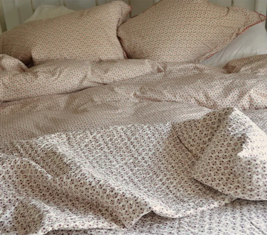 HMD -- QUEEN QUILT -- ELDERBERRY BLOCK PRINT sold by Doen