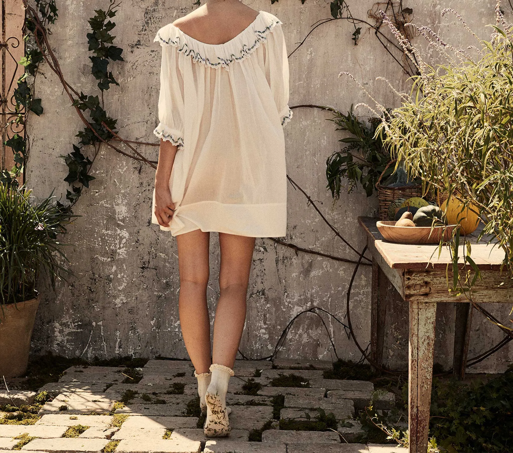 HMD -- CHATEAU NIGHTGOWN -- SALT sold by Doen product image thumbnail 3