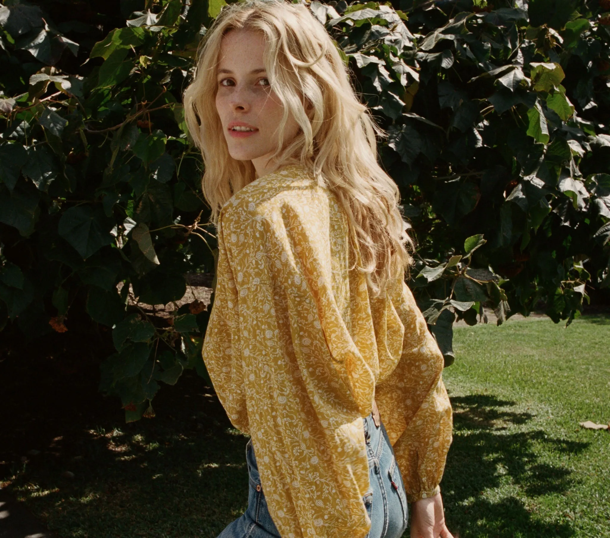 HMD -- THE JANE BLOUSE -- GOLDEN MINI EARL FLORAL sold by Doen product image thumbnail 2