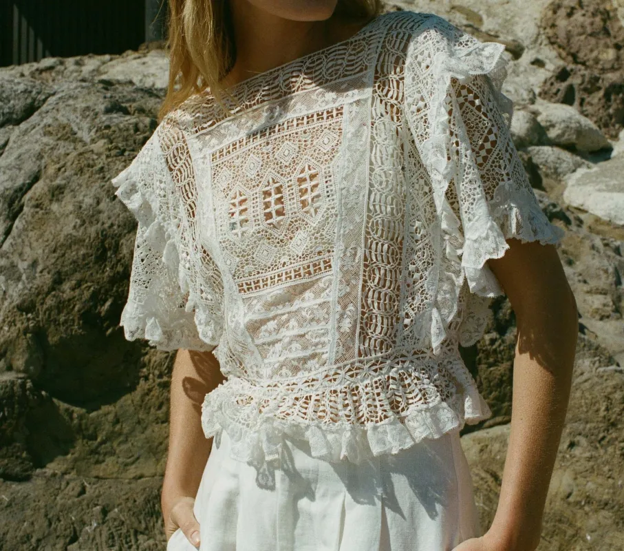 HMD -- BRIELLE TOP -- SALT sold by Doen