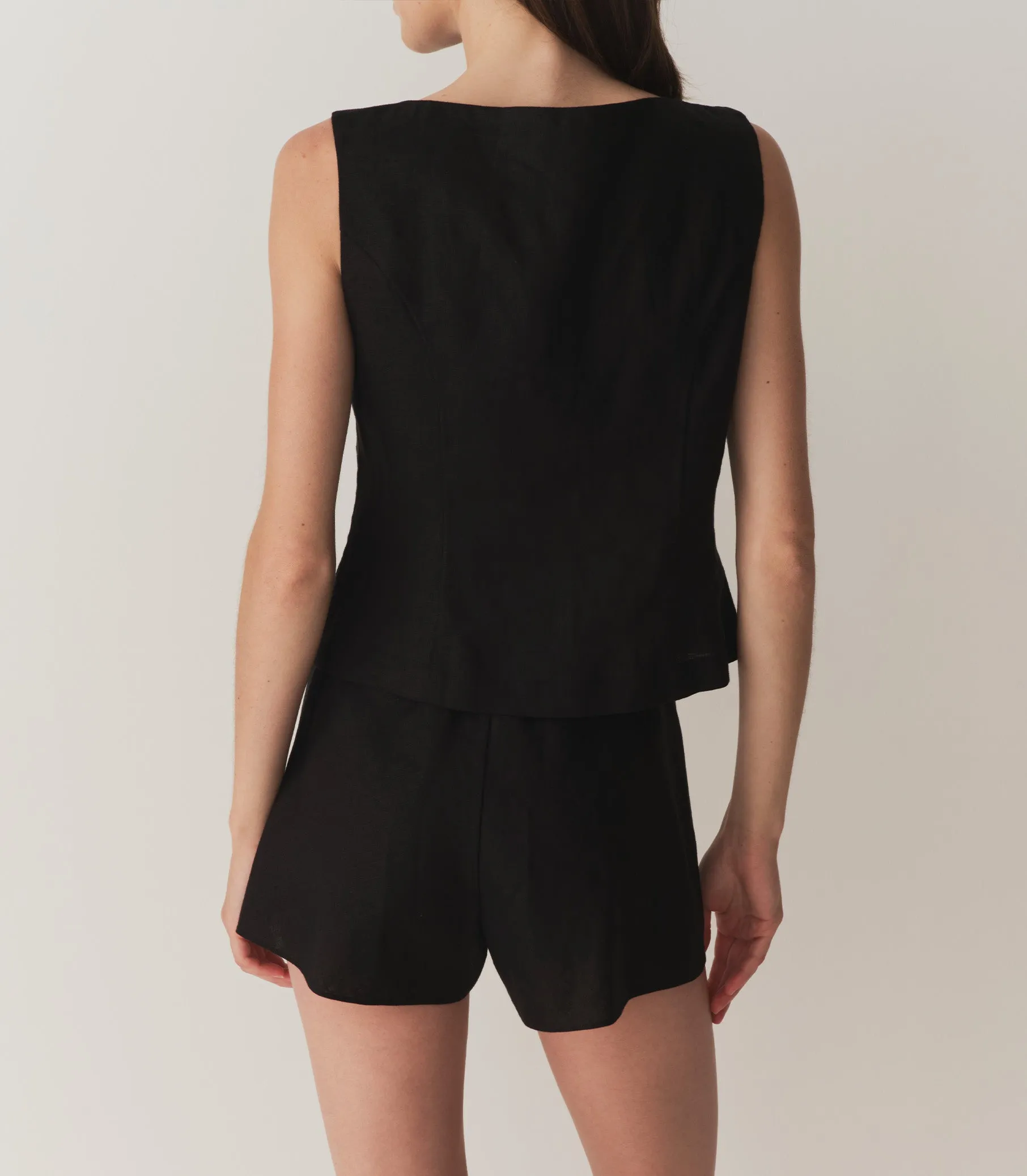 HMD -- LOREN LINEN SHORT -- BLACK sold by Doen product image thumbnail 3