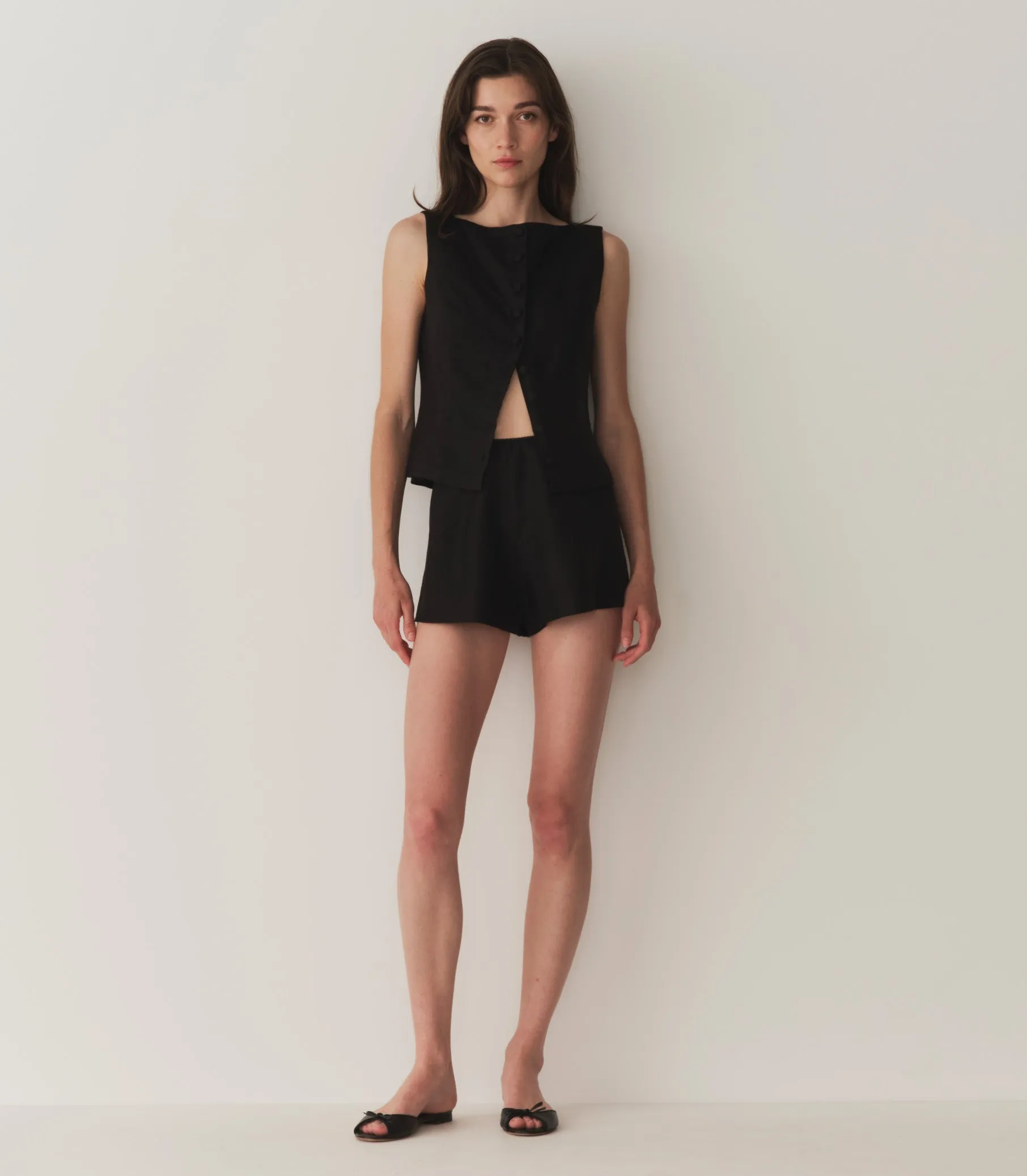 HMD -- LOREN LINEN SHORT -- BLACK sold by Doen