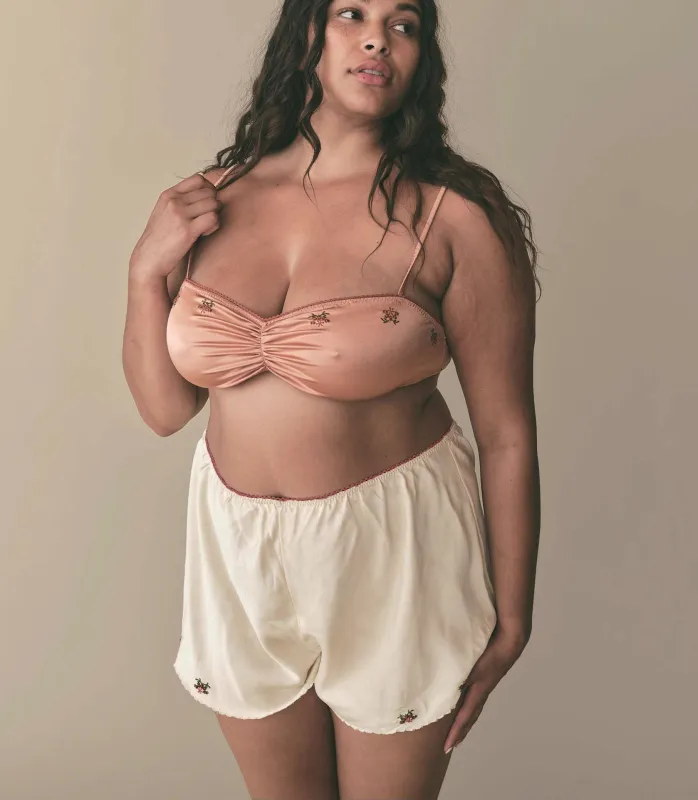 HMD -- NATASHA SHORT -- ANTIQUE ALABASTER sold by Doen