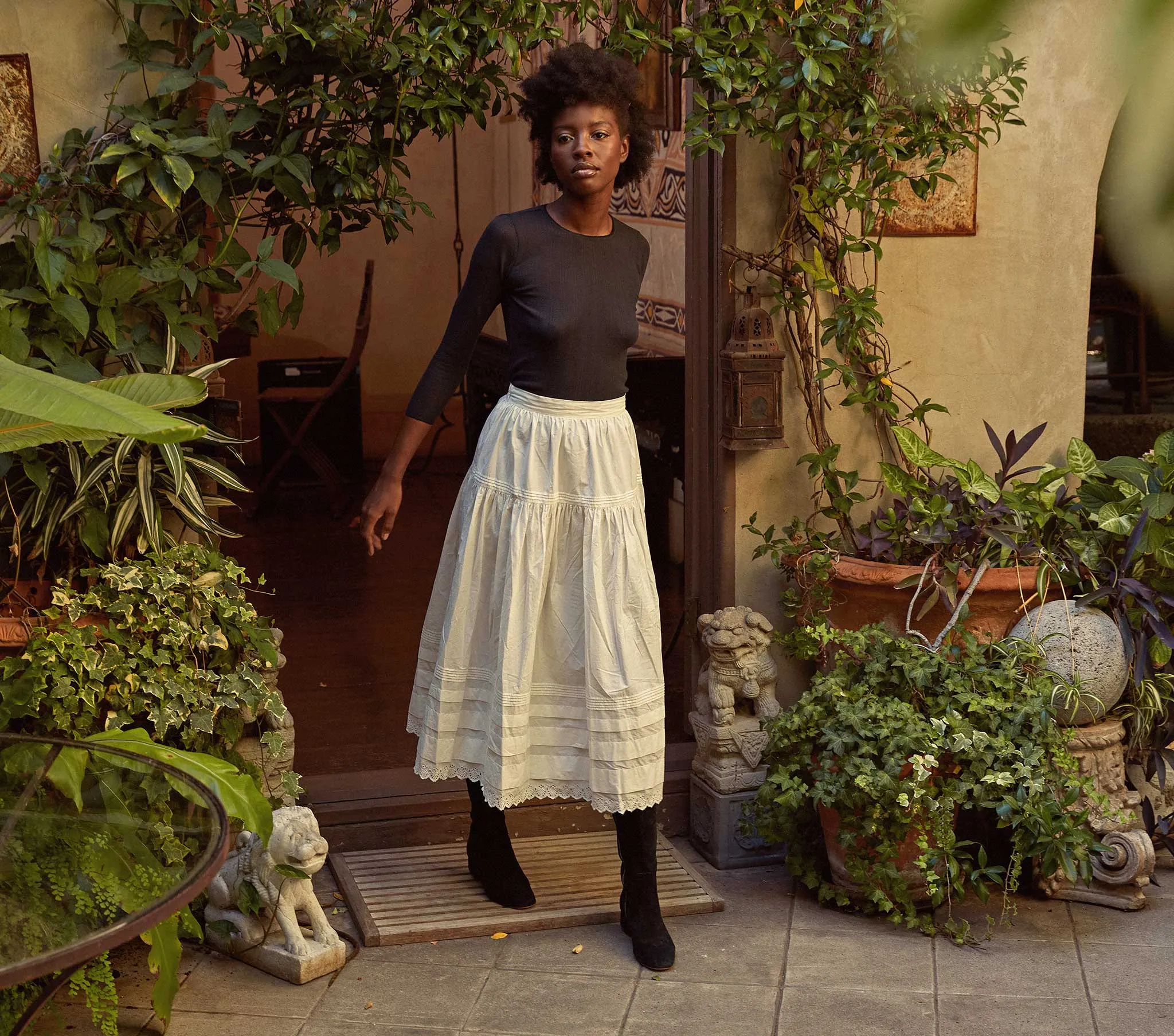 HMD -- ANNIE TEE -- BLACK sold by Doen product image thumbnail 2