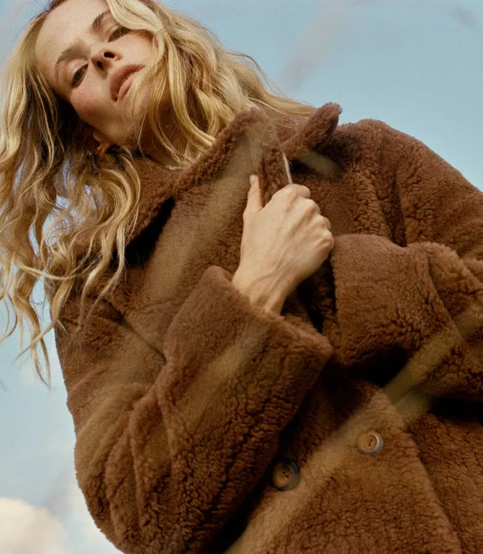 HMD -- VALLEY COAT -- BROWN AMBER sold by Doen