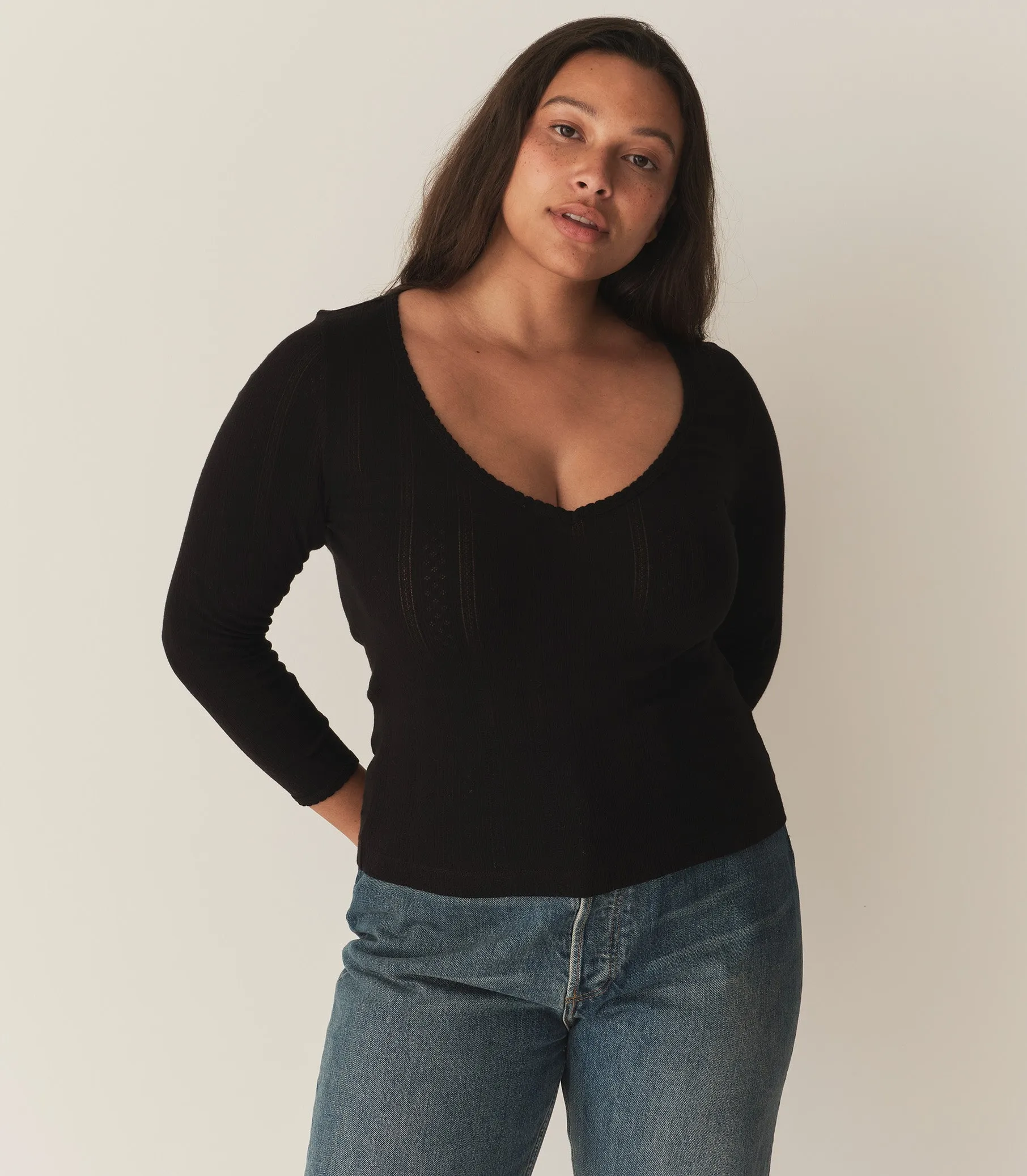 HMD -- CILLA TEE -- BLACK sold by Doen