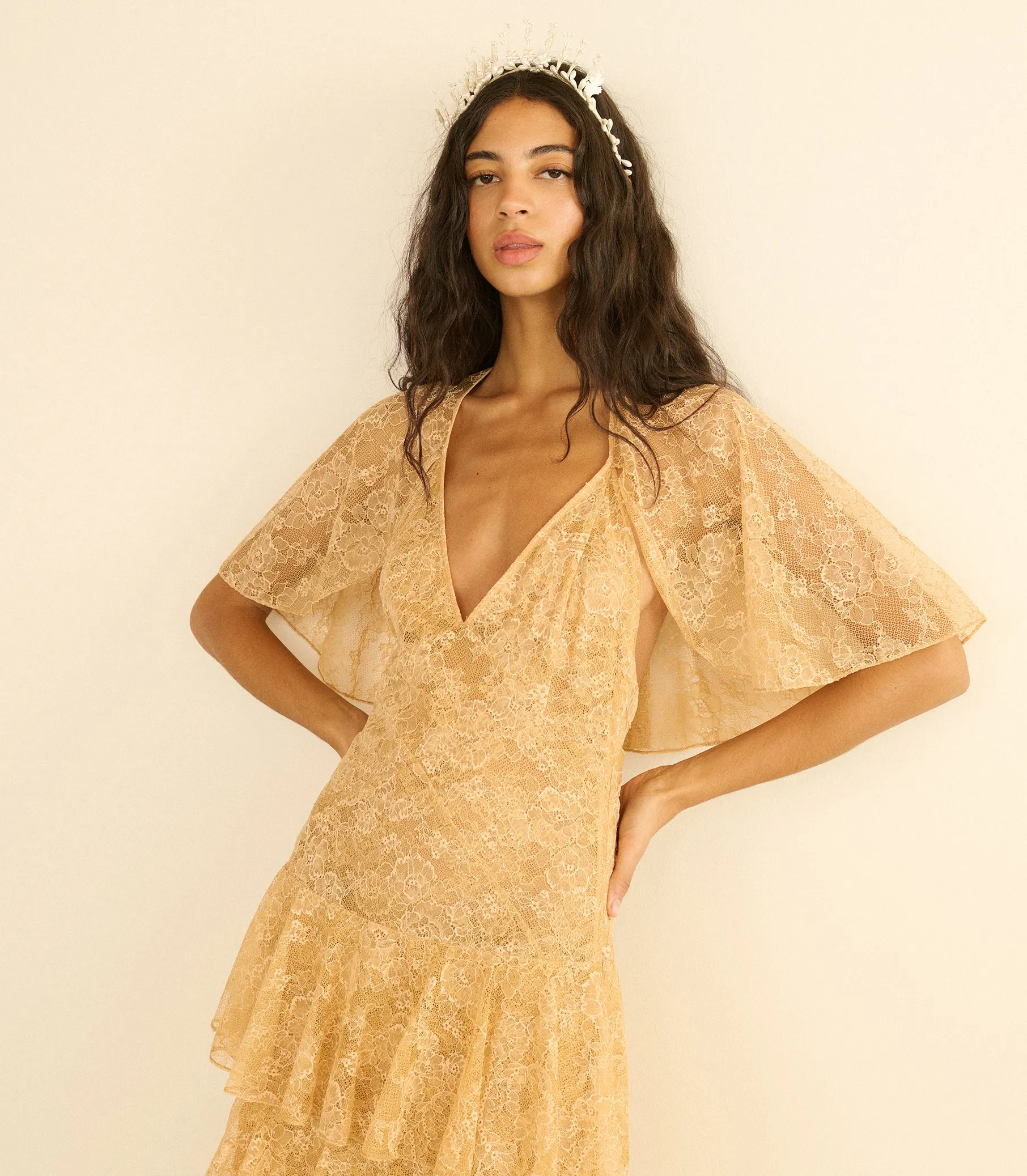 FAYE TIARA -- ANTIQUE PEARL sold by Doen product image thumbnail 3