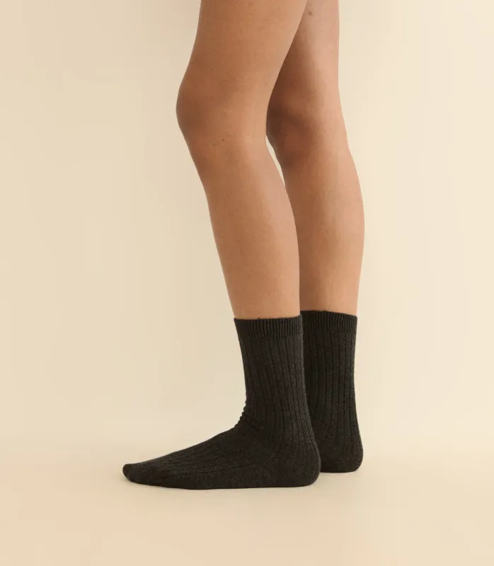 COLLÉGIEN MERINO CASHMERE CHAMOIS CREW SOCKS -- SMOKY made by Doen