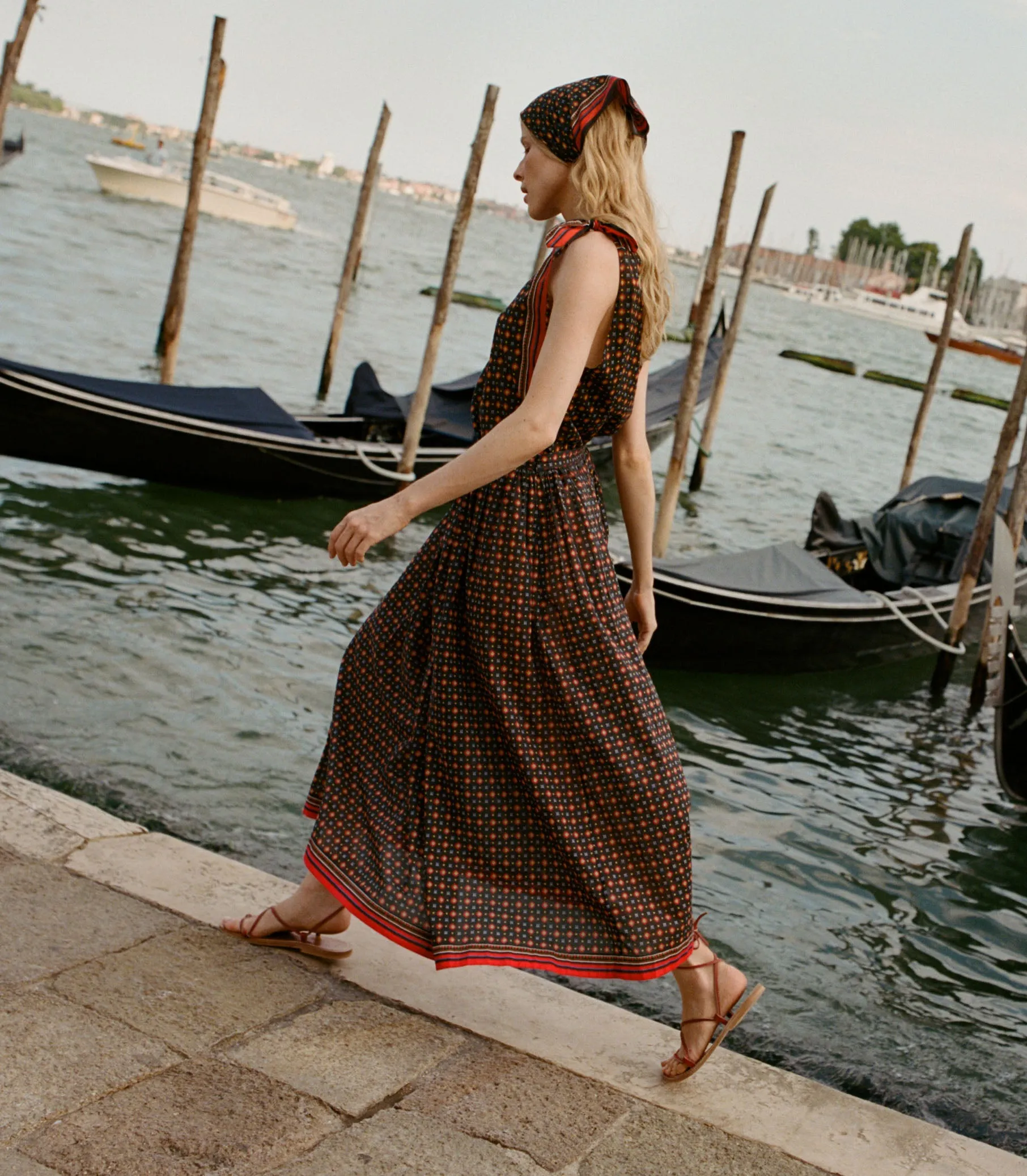 HMD -- MARICETTE SKIRT -- NOIR MONTMARTRE FOULARD sold by Doen product image thumbnail 2