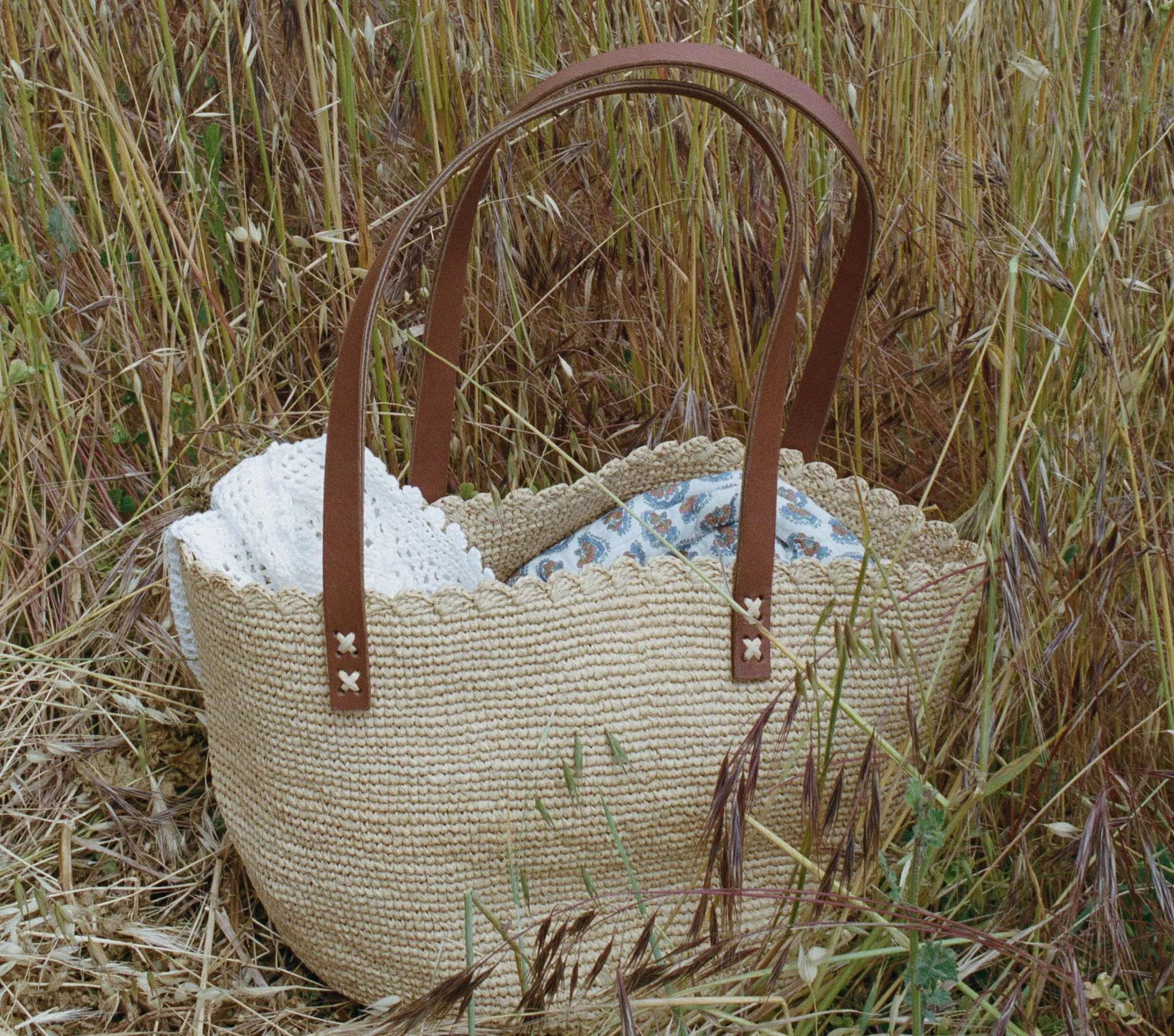 HMD -- GRANDE EZE TOTE -- NATURAL RAFFIA sold by Doen product image thumbnail 2