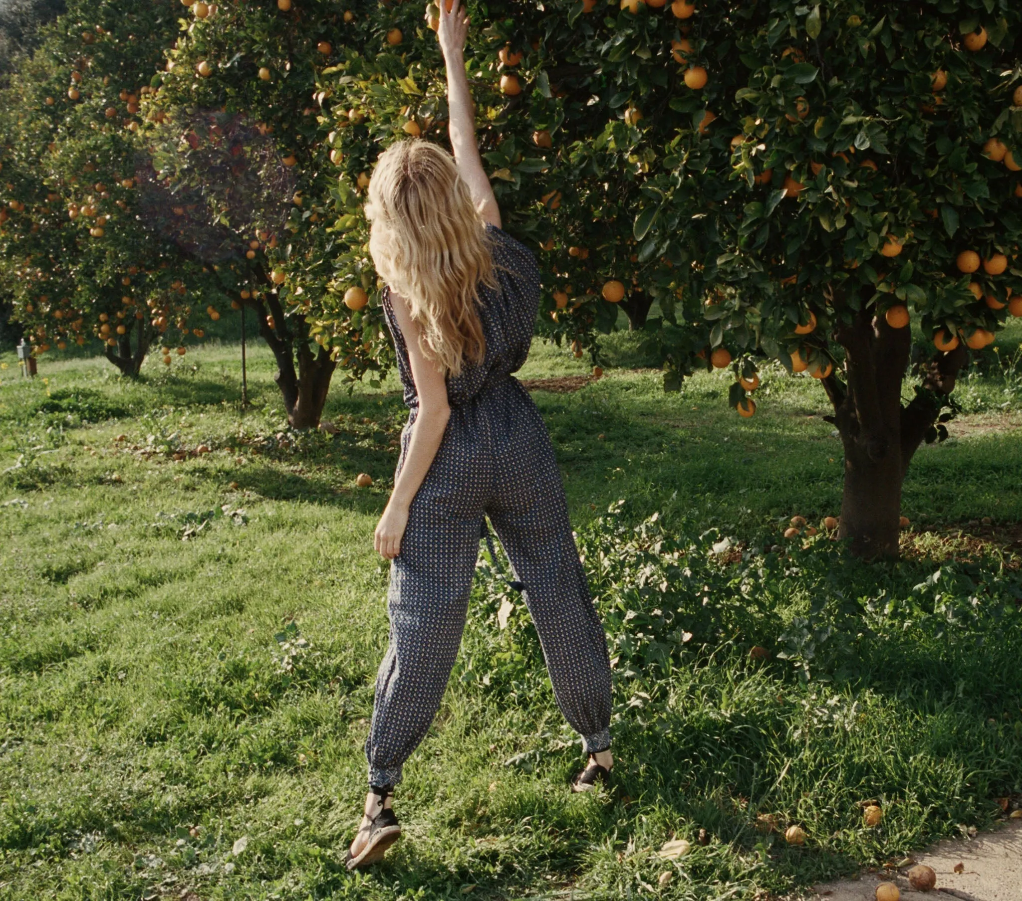 HMD -- GOA JUMPSUIT -- DARK NAVY COMBO BLOCK PRINT sold by Doen product image thumbnail 5