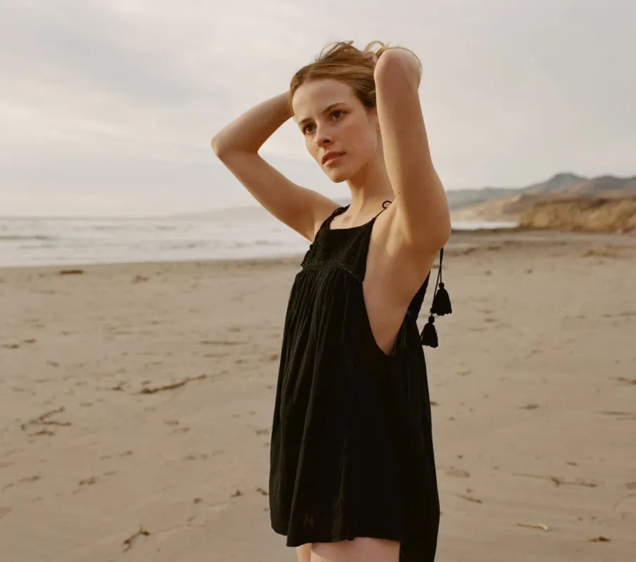 HMD -- YUCCA EMBROIDERED GAUZE TIE TOP -- Black made by Doen