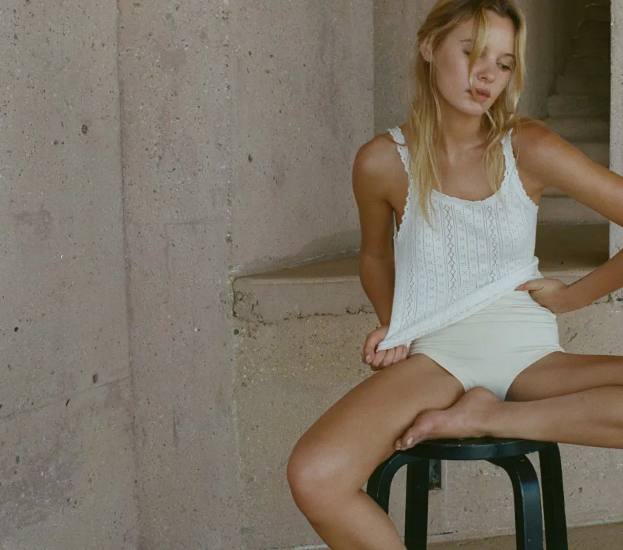 HMD -- STEVIE TANK -- WHITE sold by Doen