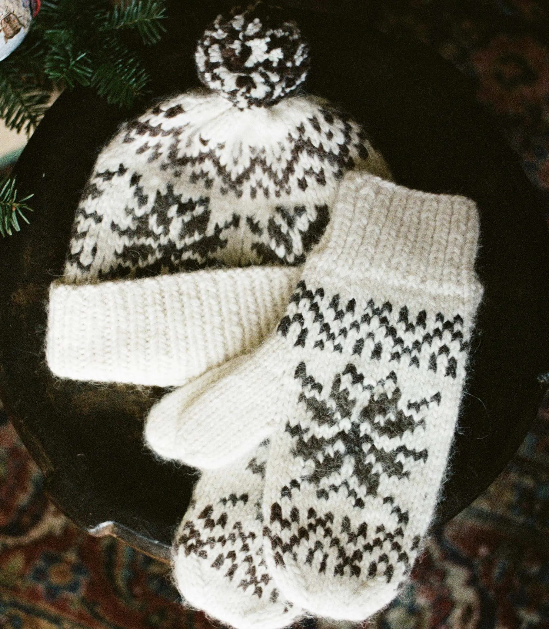 HMD -- LUMI MITTENS -- ALPS FAIR ISLE sold by Doen product image thumbnail 2
