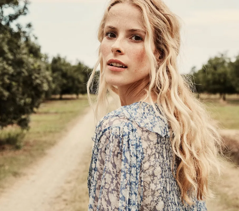 HMD -- LEA TOP -- PORCELAIN BLUE TEA FLORAL sold by Doen