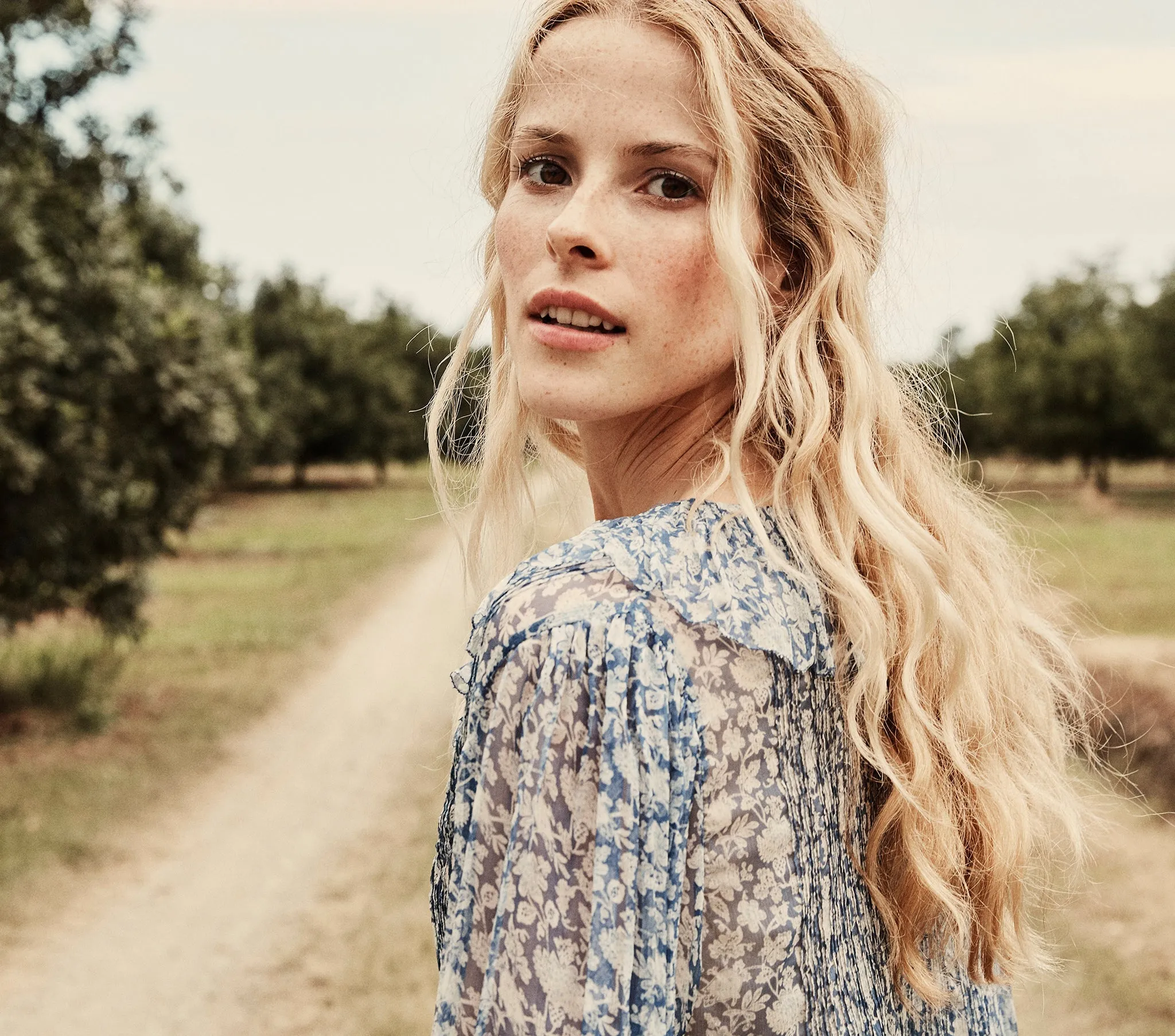 HMD -- LEA TOP -- PORCELAIN BLUE TEA FLORAL sold by Doen