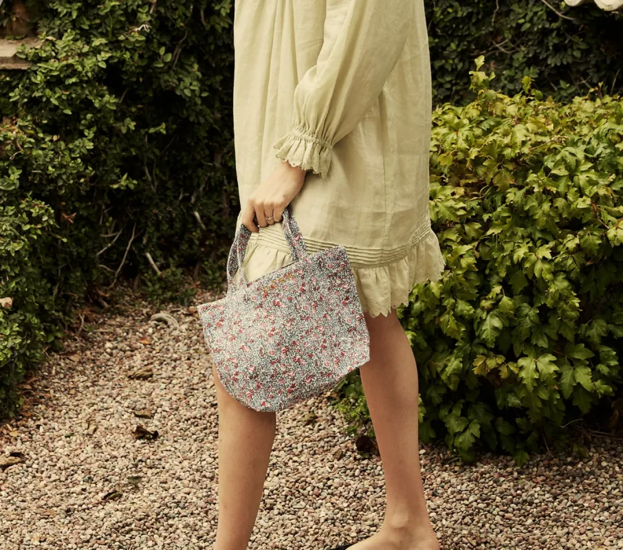 HMD -- MINI CANVAS TOTE -- WHITE PETIT JARDIN PRINT sold by Doen