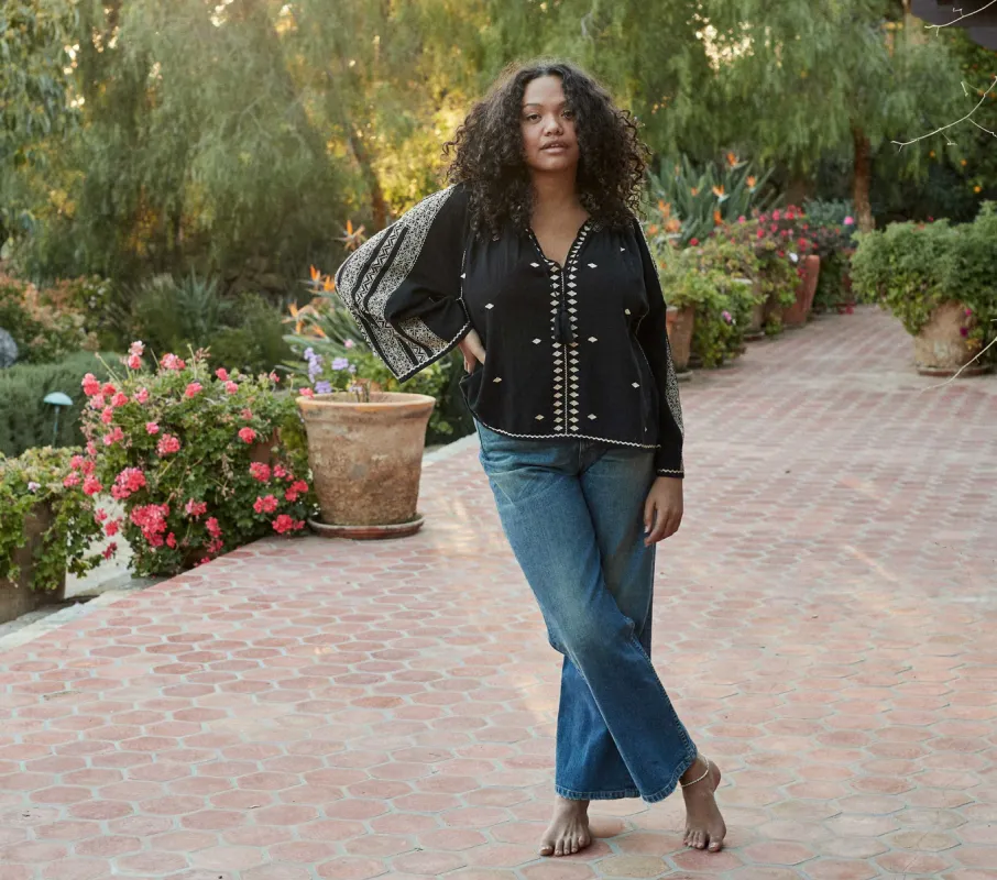 HMD -- VALADON TOP -- BLACK sold by Doen