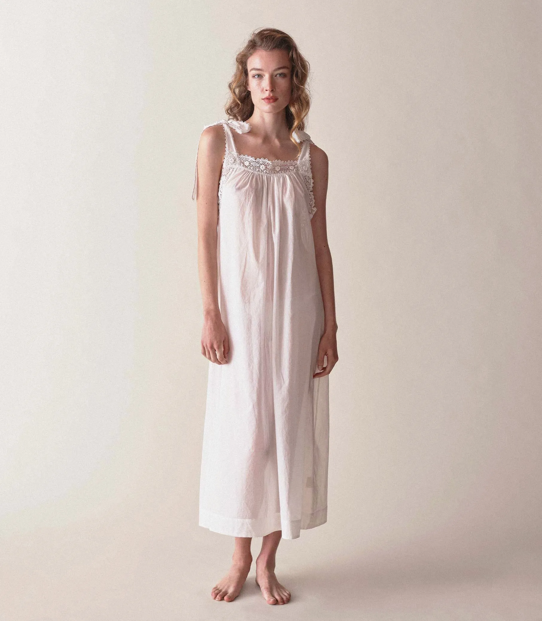 HMD -- ANDANTE NIGHTGOWN -- SALT sold by Doen