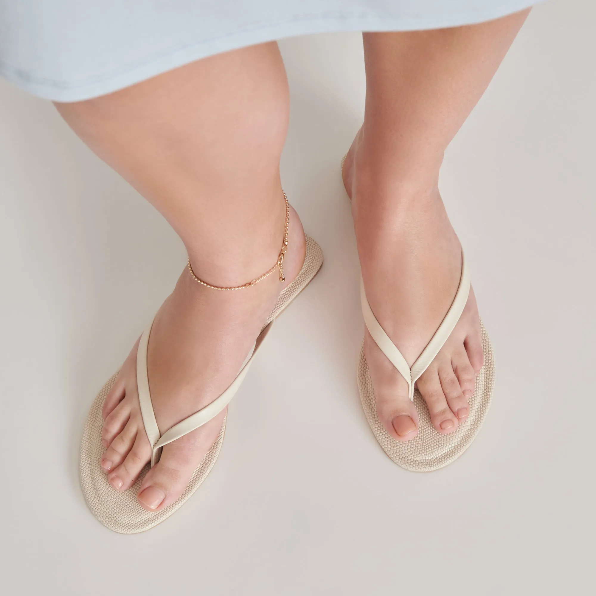LAYNEY SANDALS IVORY LEATHER sold by Dolce Vita product image thumbnail 4