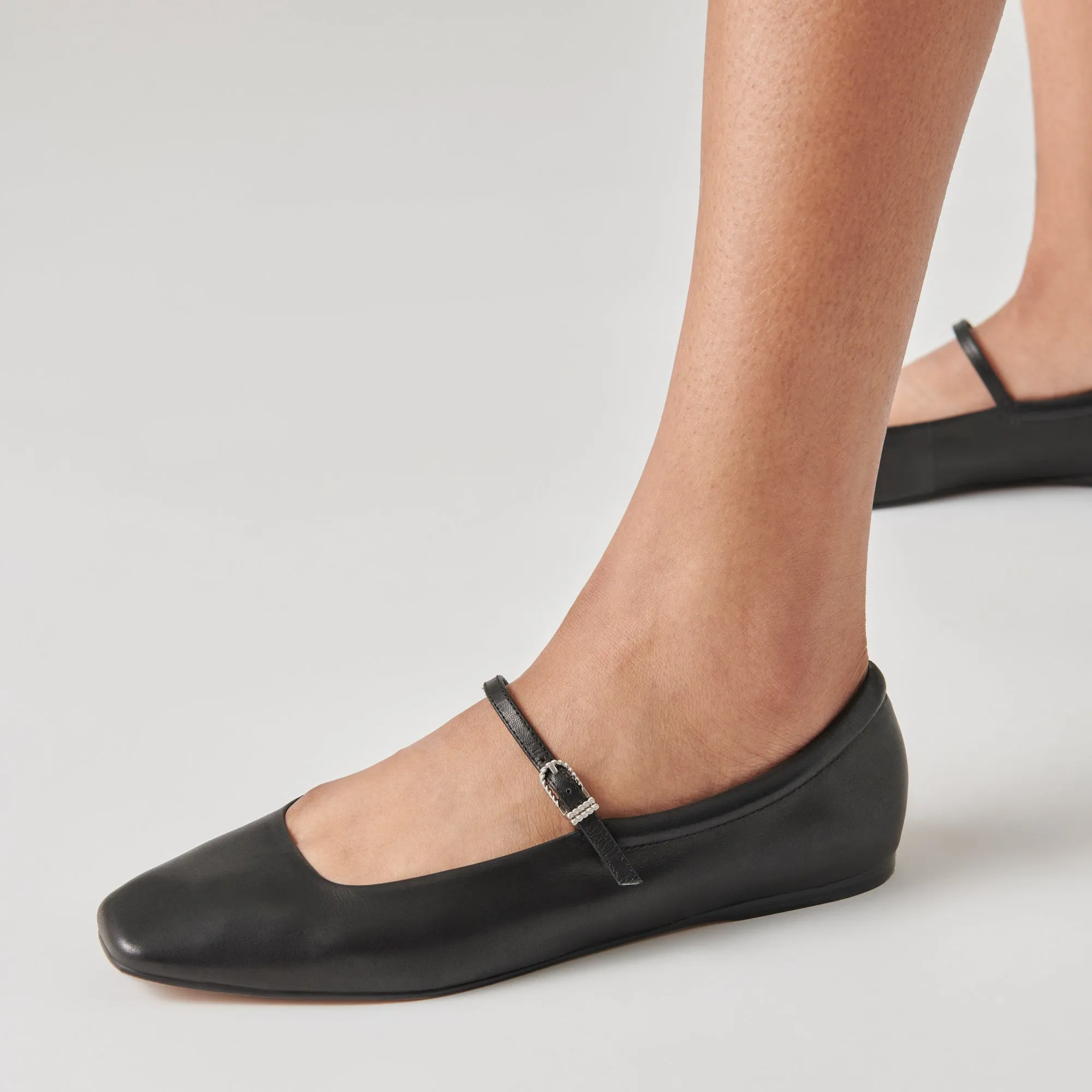 REYES WIDE BALLET FLATS BLACK LEATHER sold by Dolce Vita product image thumbnail 4