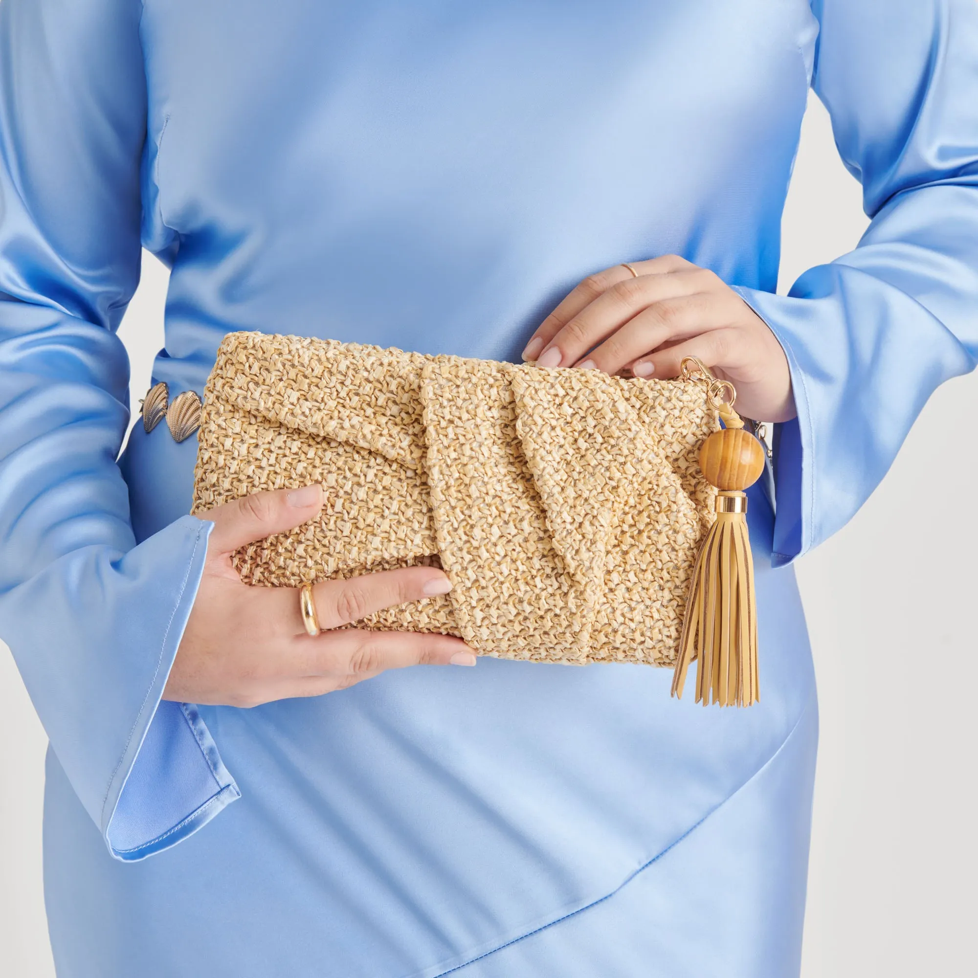 LORENA CLUTCH NATURAL RAFFIA sold by Dolce Vita product image thumbnail 4