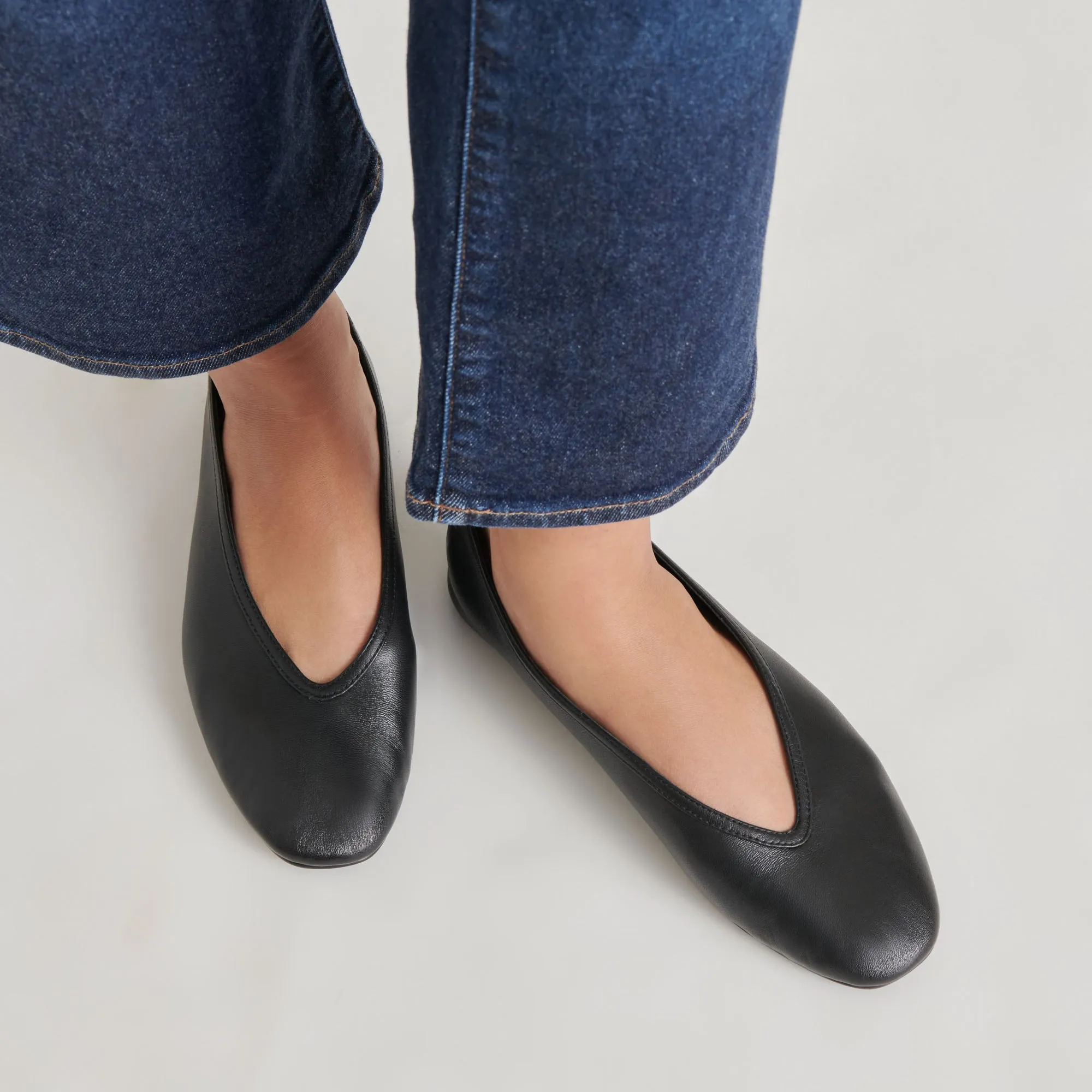 BRAIDY BALLET FLATS BLACK LEATHER sold by Dolce Vita product image thumbnail 2