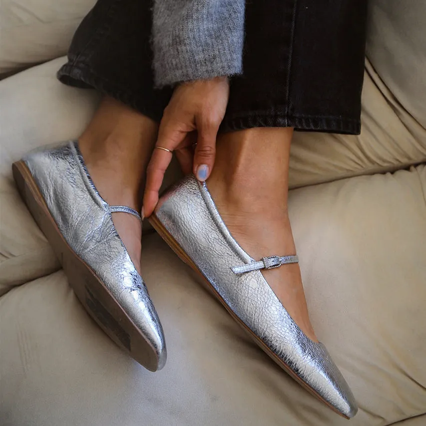REYES BALLET FLATS SILVER DISTRESSED LEATHER - re:vita sold by Dolce Vita product image thumbnail 4