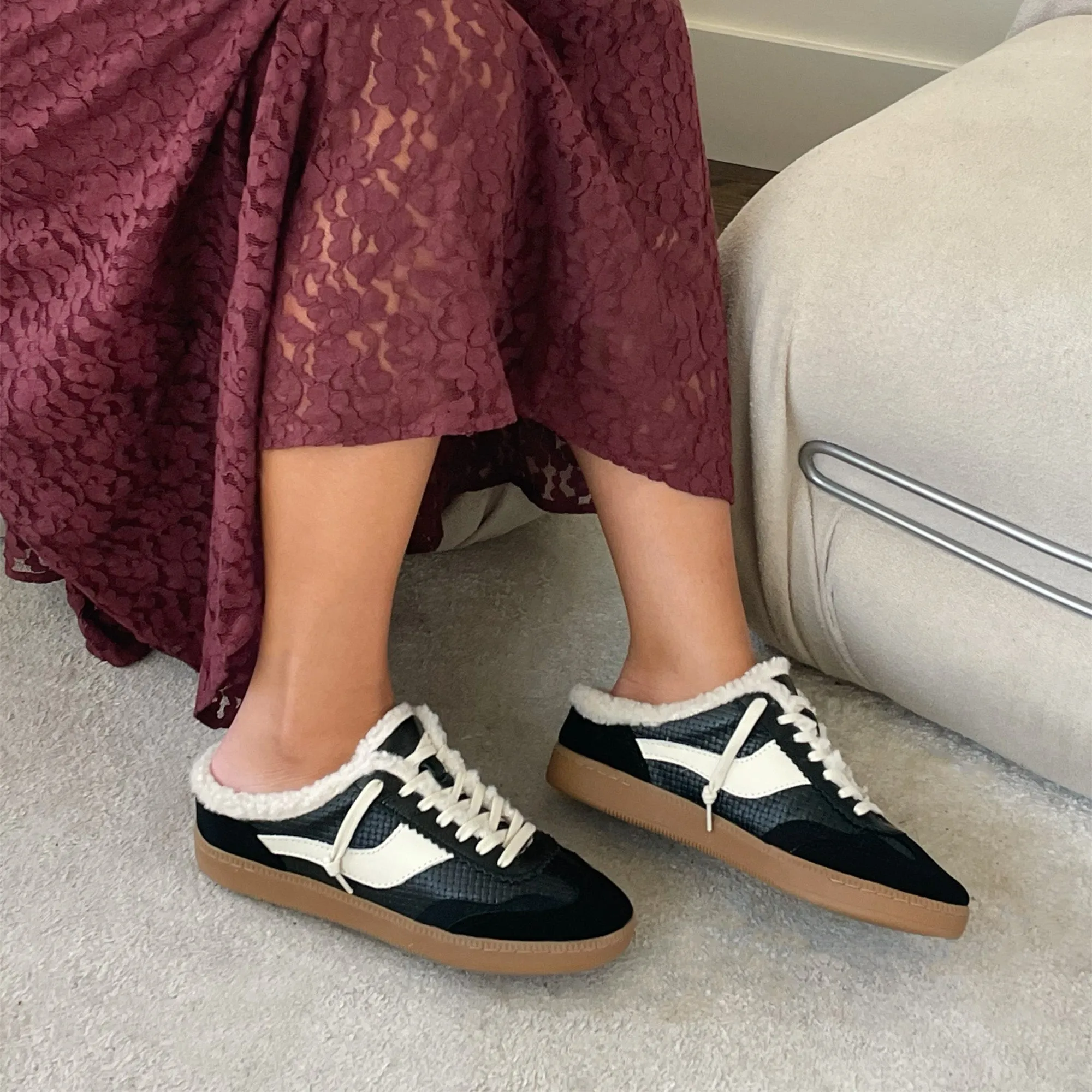 NOTICE SLIDE PLUSH SNEAKERS BLACK WOVEN LEATHER sold by Dolce Vita product image thumbnail 2