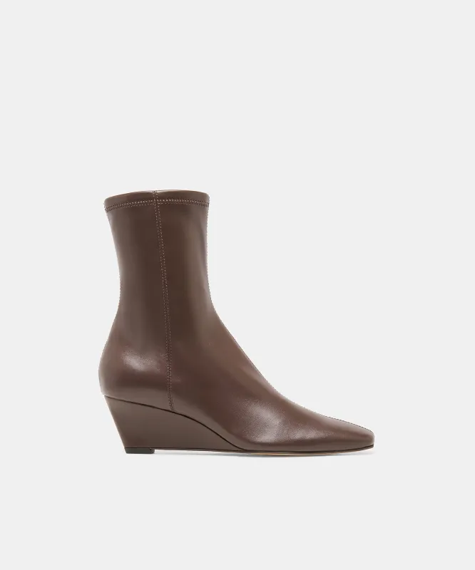 HANIE BOOTIES DK CHOCOLATE STELLA made by Dolce Vita