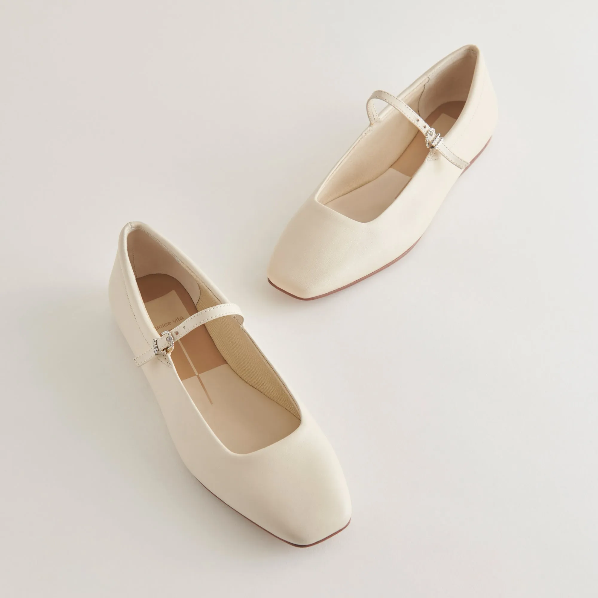REYES WIDE BALLET FLATS IVORY LEATHER sold by Dolce Vita product image thumbnail 4