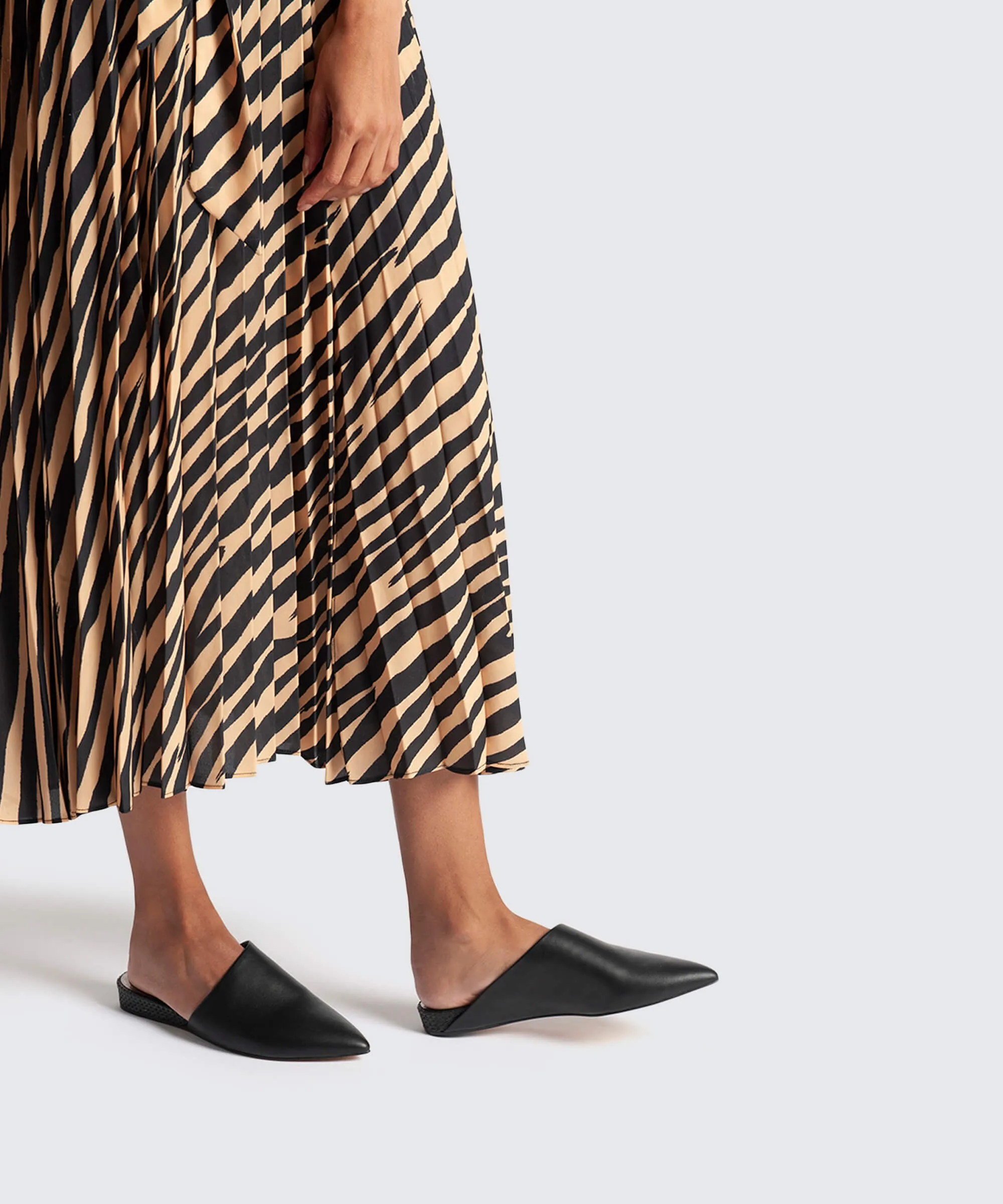 EKKO FLATS IN OFF WHITE - re:vita sold by Dolce Vita product image thumbnail 4