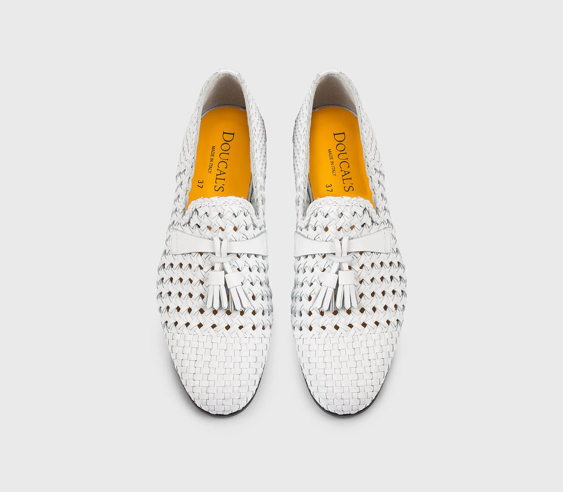 DD8875MEGNUZ280NW00 - Mocassino con nappine in pelle traforata bianco sold by Doucal's product image thumbnail 2