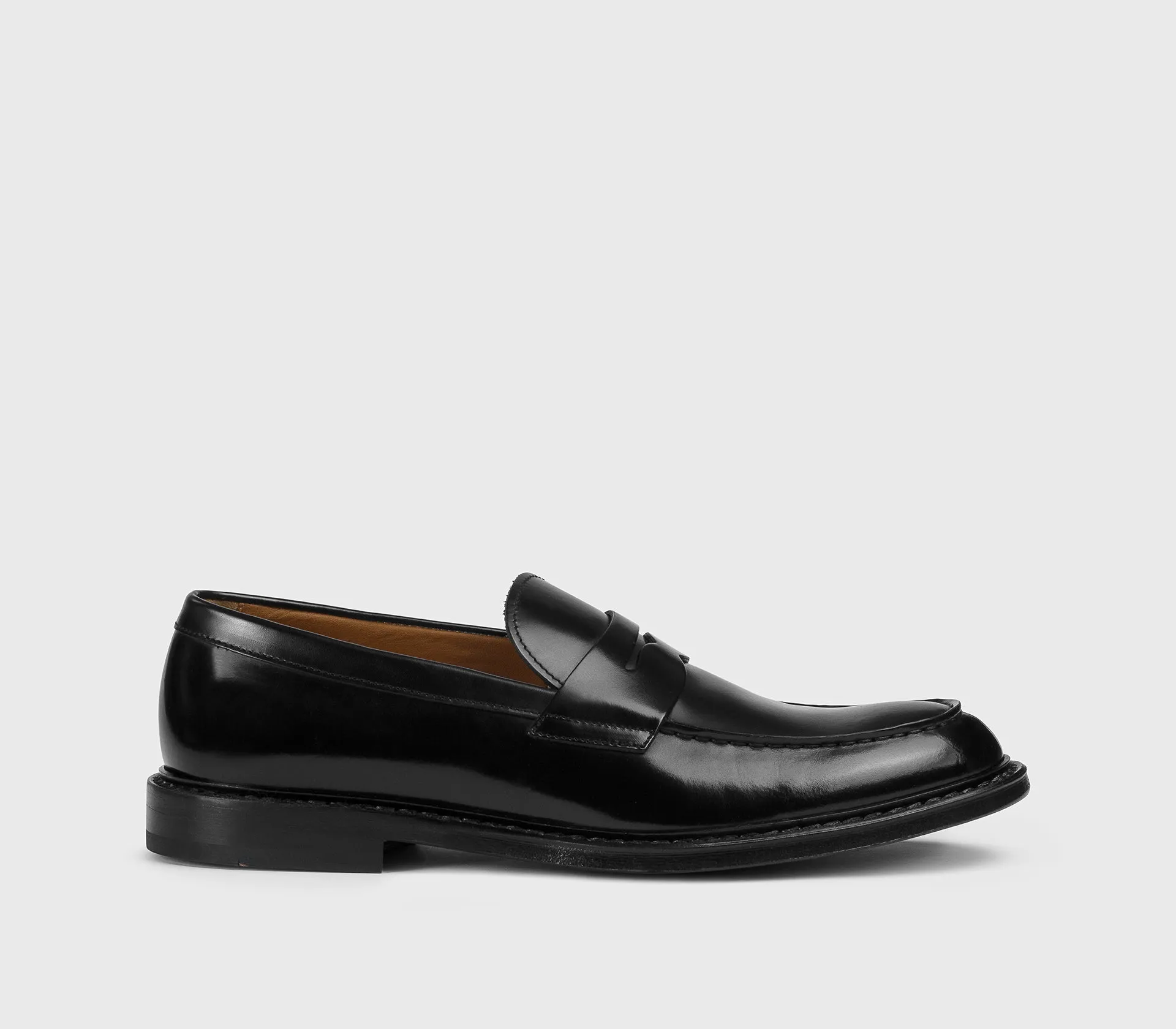 DU2405PHOEUY007NN00 - Mocassino in pelle nero sold by Doucal's